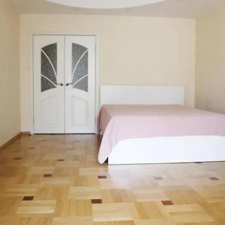 H2 Suites *