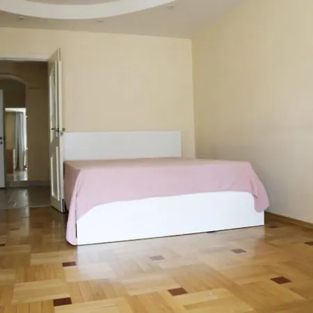 H2 Suites