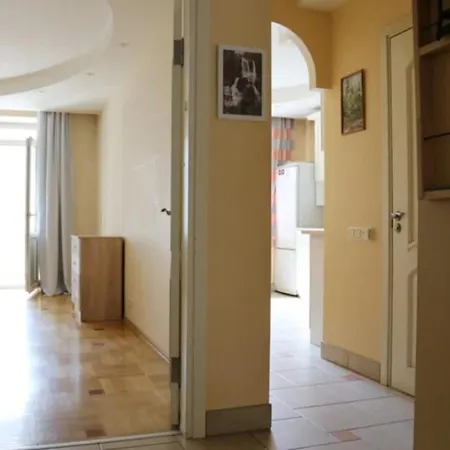 H2 Suites Nyaraló *